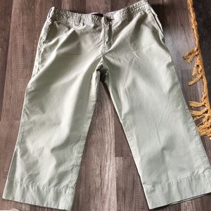 Capris Lt. Green